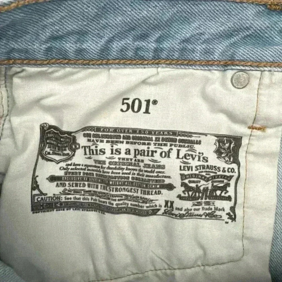 Levi's Women's 501 High Rise Denim Jean Shorts Regular Fit Light Wash - Picture 5 of 6